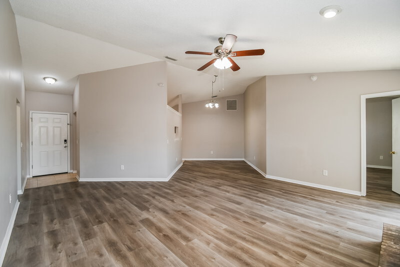 1,700/Mo, 7748 Collins Ridge Blvd Jacksonville, FL 32244 Living Room View 2