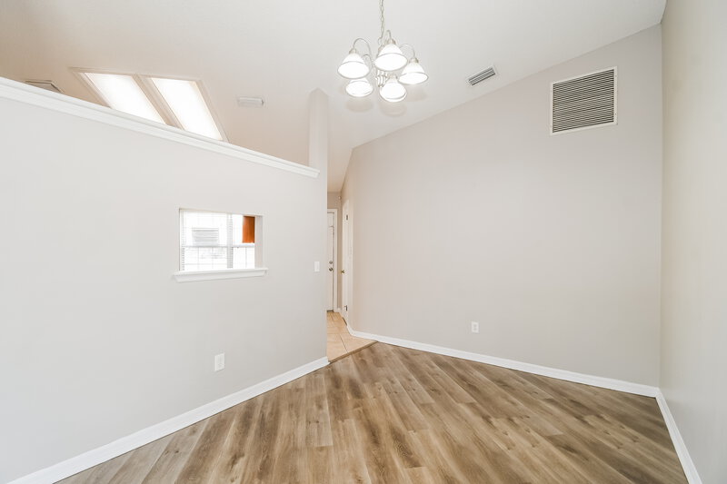 1,700/Mo, 7748 Collins Ridge Blvd Jacksonville, FL 32244 Dining Room View