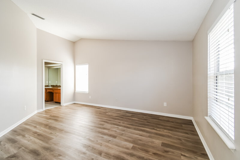 1,700/Mo, 7748 Collins Ridge Blvd Jacksonville, FL 32244 Main Bedroom View