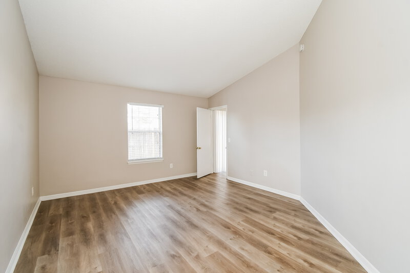 1,700/Mo, 7748 Collins Ridge Blvd Jacksonville, FL 32244 Main Bedroom View 2