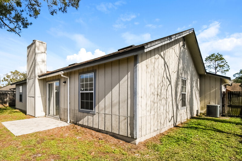 1,700/Mo, 7748 Collins Ridge Blvd Jacksonville, FL 32244 Rear View