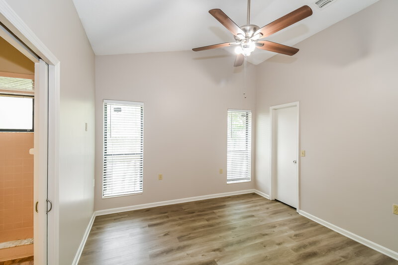 1,735/Mo, 1373 Rose Hill Dr E Jacksonville, FL 32221 Main Bedroom View 2