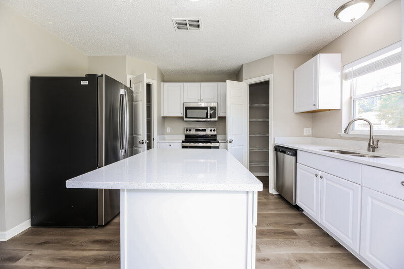 2,065/Mo, 1401 Runes Ct Middleburg, FL 32068 Kitchen View