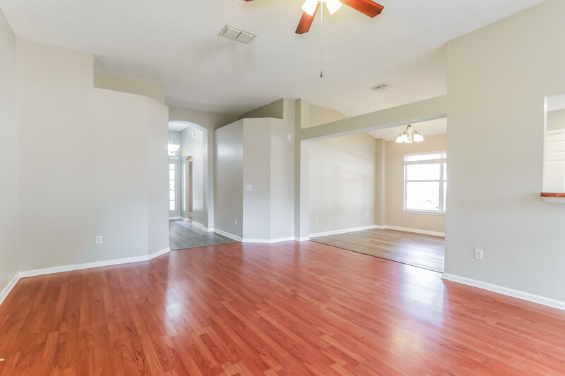 1,720/Mo, 8059 Carisbrook Ct Jacksonville, FL 32244 Living Room View
