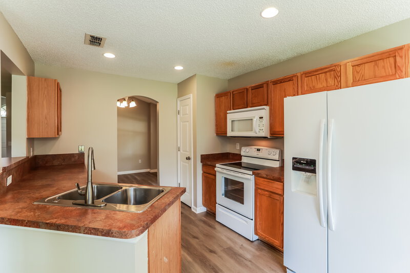 1,720/Mo, 8059 Carisbrook Ct Jacksonville, FL 32244 Kitchen View 2