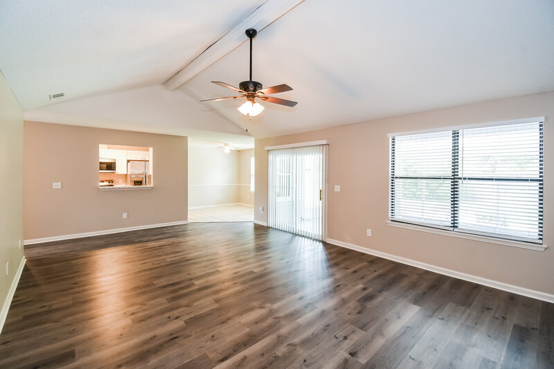 2,240/Mo, 3303 Hampstead Dr Jacksonville, FL 32225 Living Room View 2
