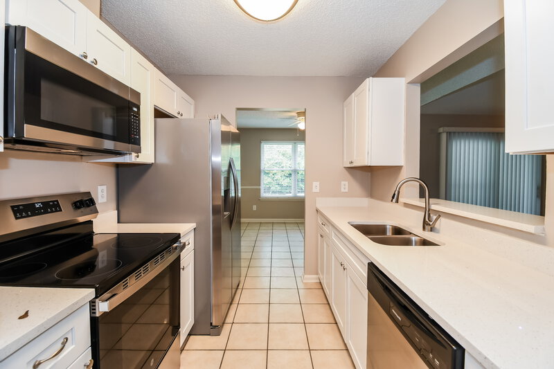 2,240/Mo, 3303 Hampstead Dr Jacksonville, FL 32225 Kitchen View 2