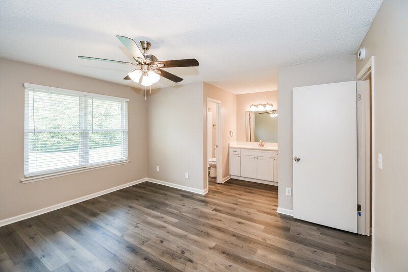 2,240/Mo, 3303 Hampstead Dr Jacksonville, FL 32225 Main Bedroom View 2
