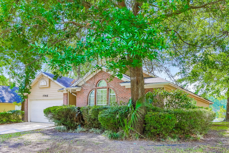 2,560/Mo, 7746 Spring Branch Dr N Jacksonville, FL 32221 Front View