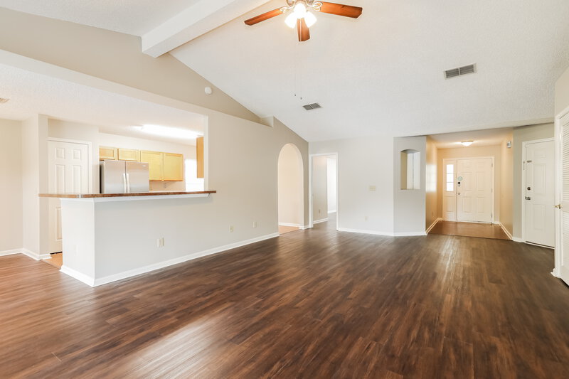 2,560/Mo, 7746 Spring Branch Dr N Jacksonville, FL 32221 Living Room View 2