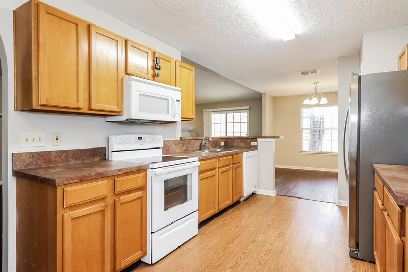 2,560/Mo, 7746 Spring Branch Dr N Jacksonville, FL 32221 Kitchen View