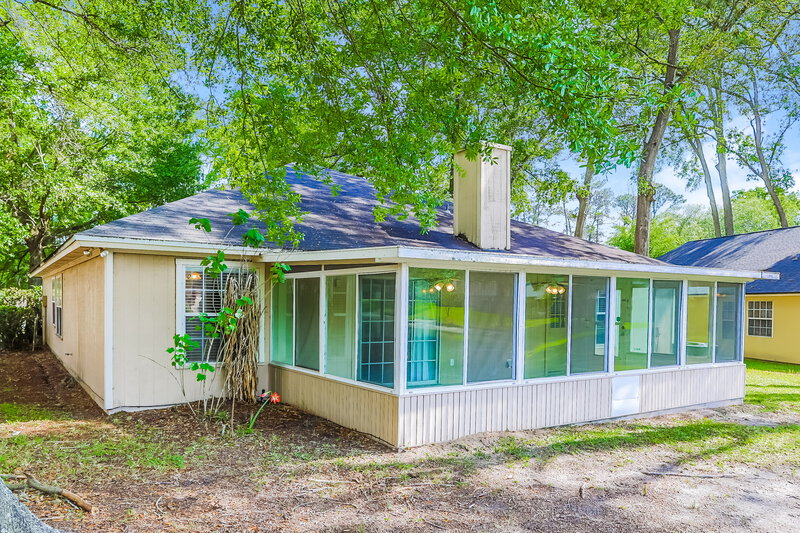 2,560/Mo, 7746 Spring Branch Dr N Jacksonville, FL 32221 Rear View 2