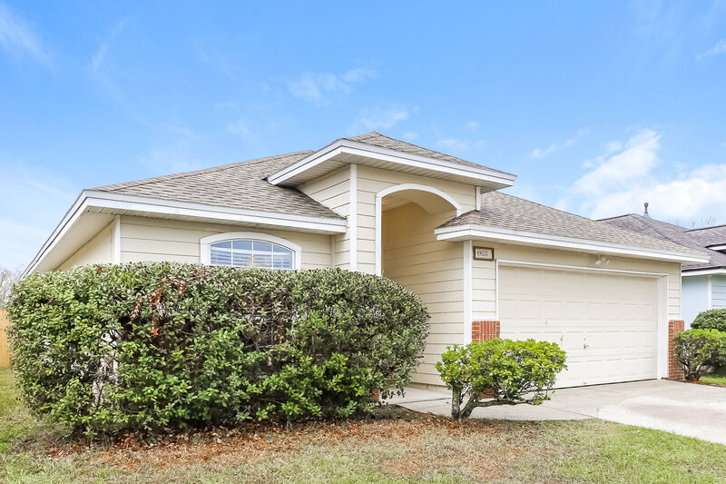 0/Mo, 3388 Volley Dr Jacksonville, FL 32277 Front View