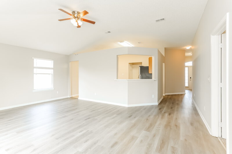 0/Mo, 3388 Volley Dr Jacksonville, FL 32277 Living Room View