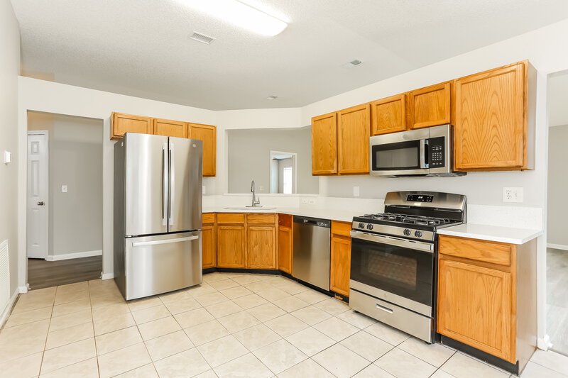 0/Mo, 3388 Volley Dr Jacksonville, FL 32277 Kitchen View