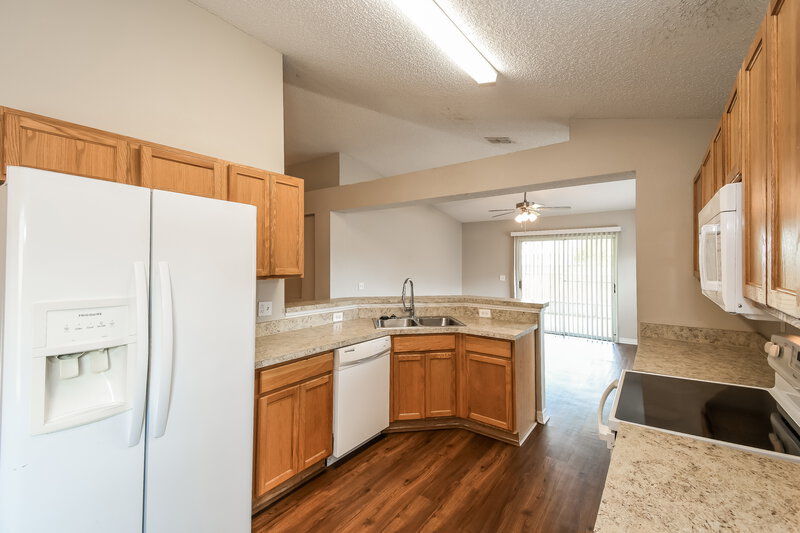 1,865/Mo, 3003 Valkyrie Rd Middleburg, FL 32068 Kitchen View