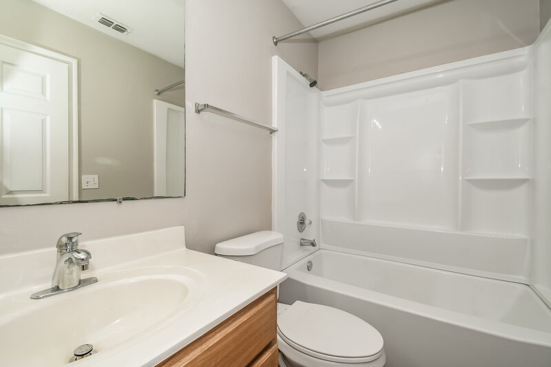 1,865/Mo, 3003 Valkyrie Rd Middleburg, FL 32068 Bathroom View