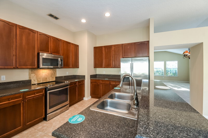 2,235/Mo, 3543 Shrewsbury Dr Jacksonville, FL 32226 Kitchen View 2
