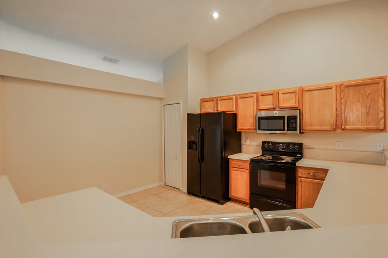 3,040/Mo, 12306 Bucks Harbor Dr S Jacksonville, FL 32225 Kitchen View 2