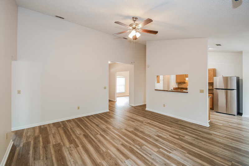 2,035/Mo, 283 Springfield Ct Orange Park, FL 32073 Living Room View 2
