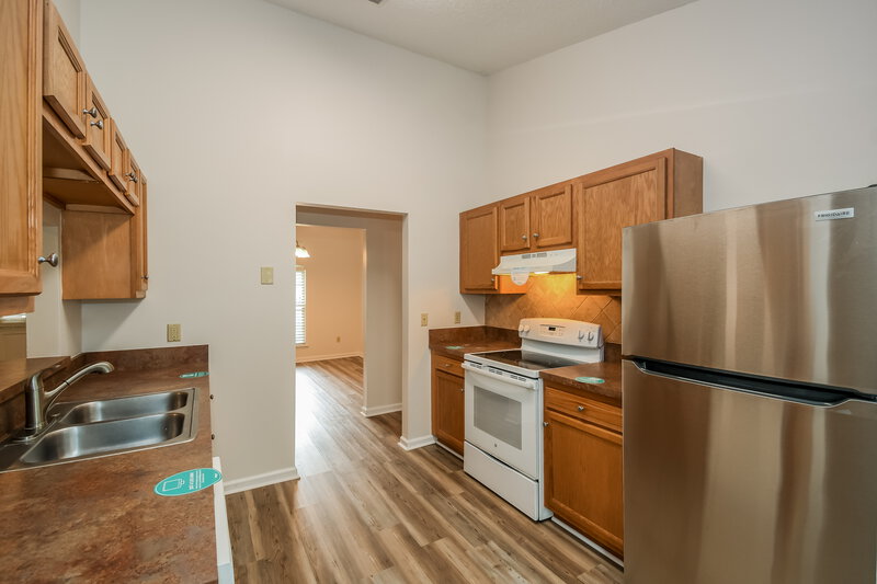 2,035/Mo, 283 Springfield Ct Orange Park, FL 32073 Kitchen View 2