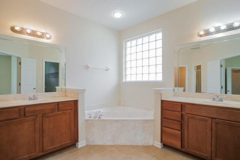 2,005/Mo, 1948 River Lagoon Trce St Augustine, FL 32092 Main Bathroom View