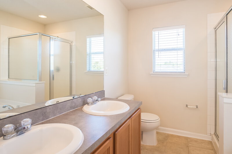 2,045/Mo, 1218 Dawn Creek Ct Jacksonville, FL 32218 Master Bathroom View