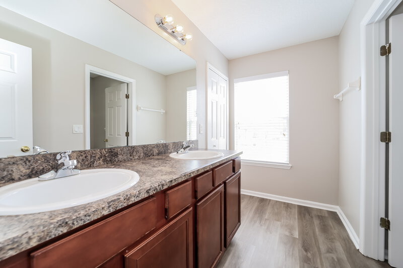 3,490/Mo, 2714 Wood Stork Trl Orange Park, FL 32073 Bathroom View 2