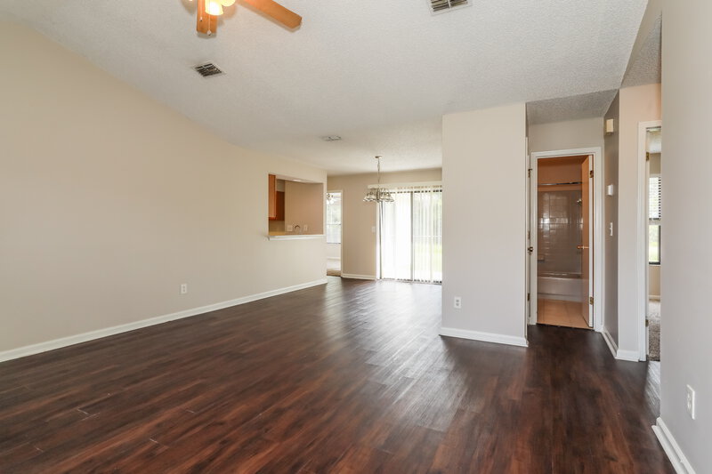 1,625/Mo, 1561 Ibis Dr Orange Park, FL 32065 Living Room View 2
