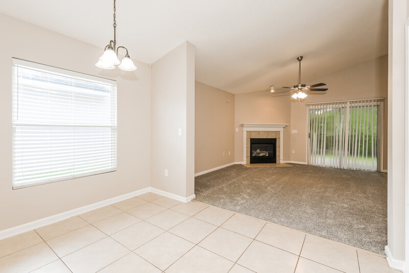 1,940/Mo, 805 Crystal Spring Way St Augustine, FL 32092 Dining Room View