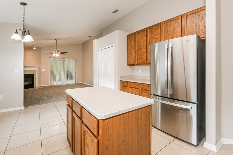 1,940/Mo, 805 Crystal Spring Way St Augustine, FL 32092 Kitchen View 2