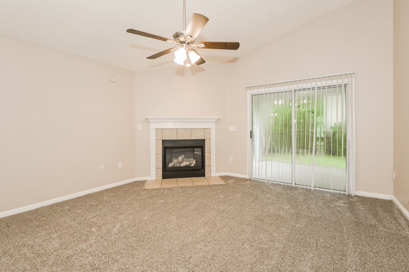 1,940/Mo, 805 Crystal Spring Way St Augustine, FL 32092 Family Room View 2