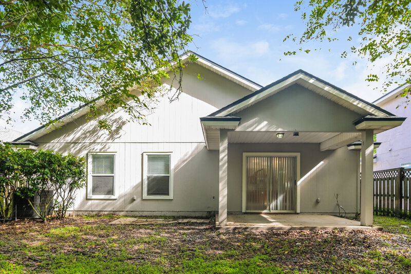 1,940/Mo, 805 Crystal Spring Way St Augustine, FL 32092 Rear View
