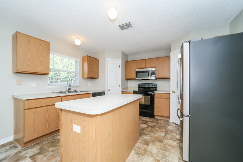 1,930/Mo, 4499 Woodley Creek Rd Jacksonville, FL 32218 Kitchen View