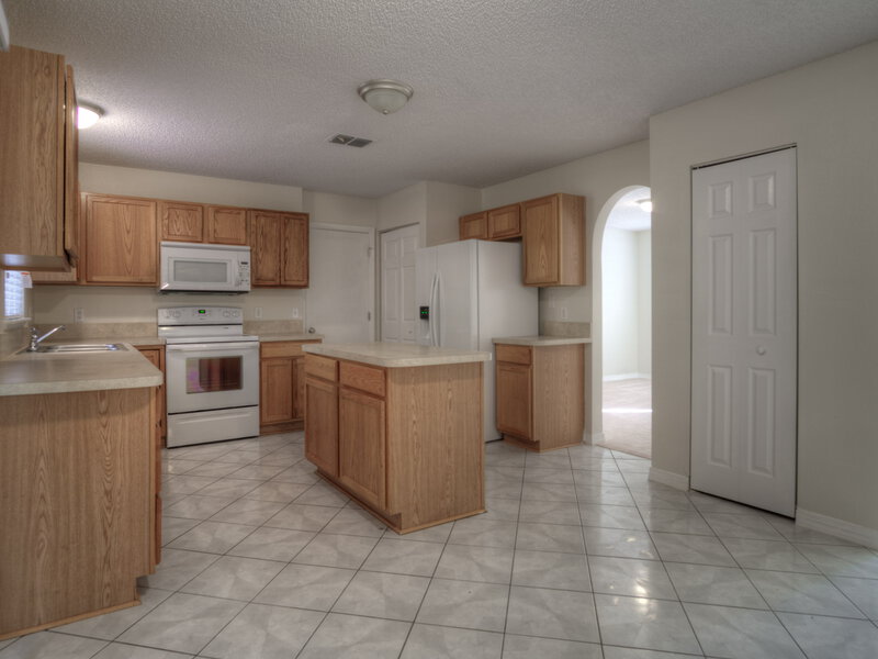 2,260/Mo, 12428 Hickory Forest Rd Jacksonville, FL 32226 Kitchen View 2
