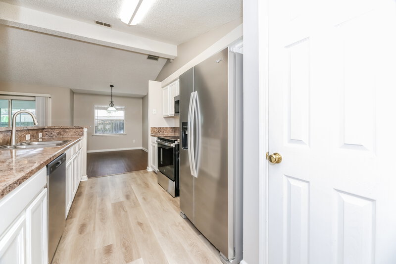 2,295/Mo, 1336 Marsh Grass Ct Jacksonville, FL 32218 Kitchen View