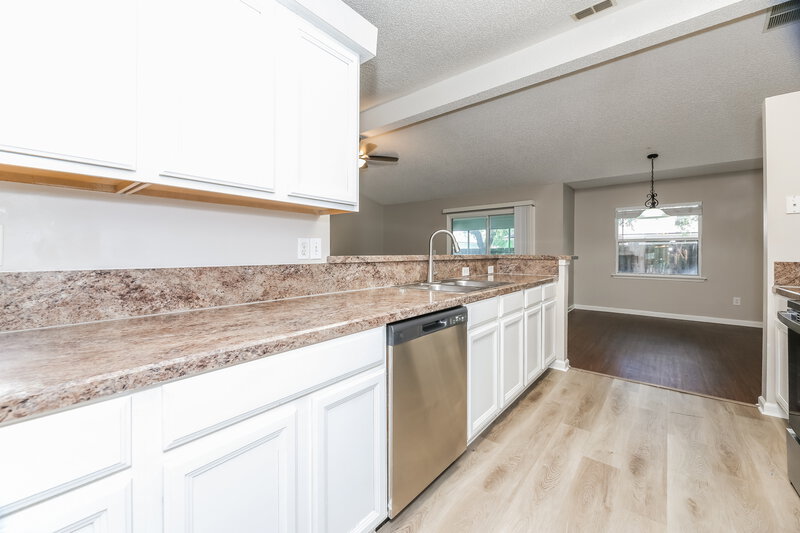 2,295/Mo, 1336 Marsh Grass Ct Jacksonville, FL 32218 Kitchen View 2
