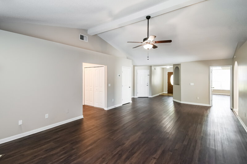 1,955/Mo, 8217 Glasgow Ct Jacksonville, FL 32244 Living Room View 2