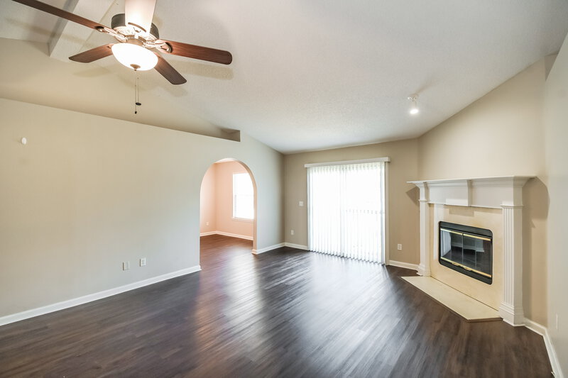 1,955/Mo, 8217 Glasgow Ct Jacksonville, FL 32244 Living Room View 3