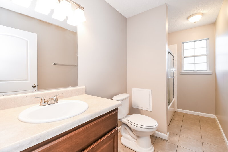 1,955/Mo, 8217 Glasgow Ct Jacksonville, FL 32244 Bathroom View