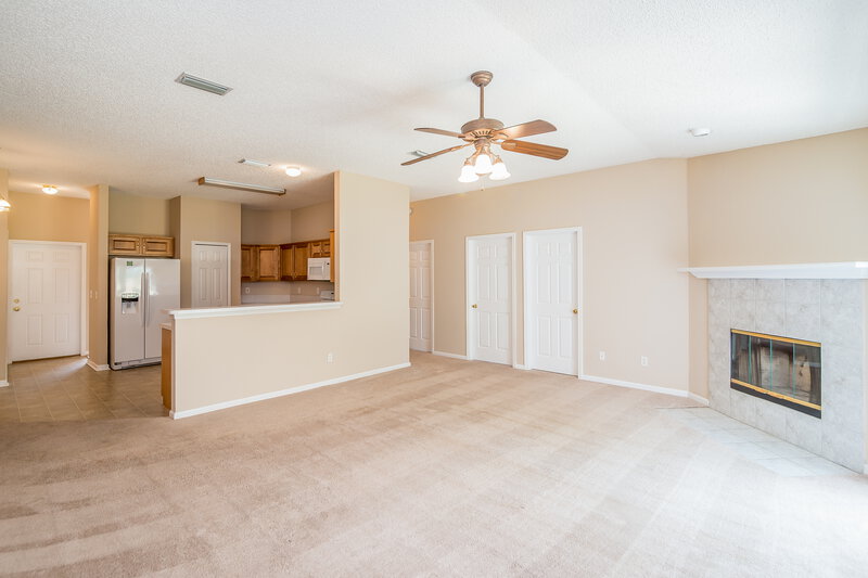 1,950/Mo, 3209 Sexton Dr Green Cove Springs, FL 32043 Family Room View