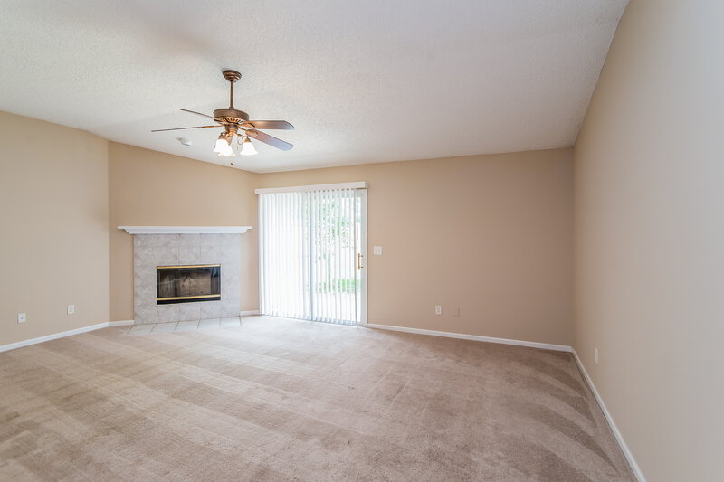 1,950/Mo, 3209 Sexton Dr Green Cove Springs, FL 32043 Family Room View 3