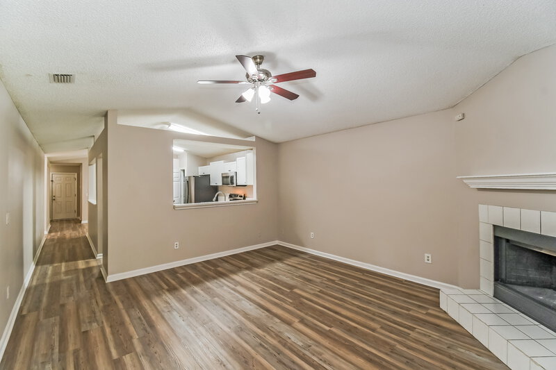 2,055/Mo, 11182 Mikris Dr S Jacksonville, FL 32225 Living Room View 2