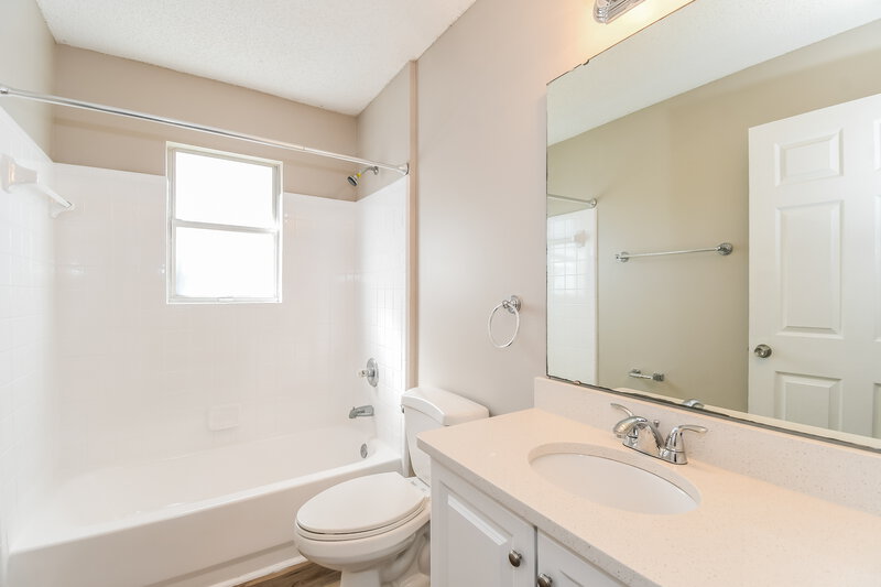 2,055/Mo, 11182 Mikris Dr S Jacksonville, FL 32225 Bathroom View