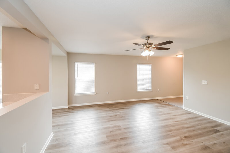 1,900/Mo, 2261 Brian Lakes Dr E Jacksonville, FL 32221 Living Room View