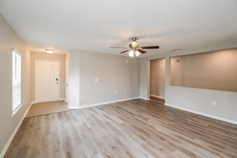 1,900/Mo, 2261 Brian Lakes Dr E Jacksonville, FL 32221 Living Room View 2
