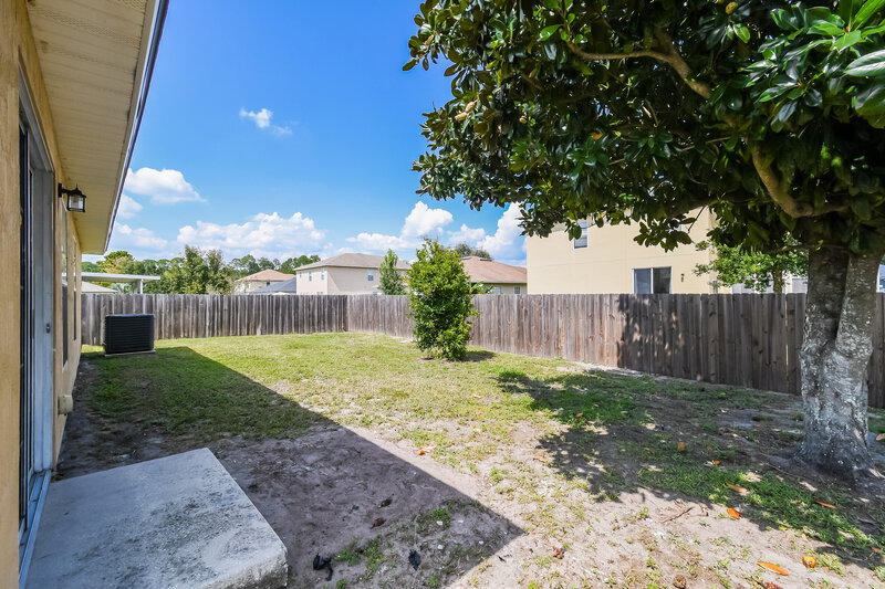 1,900/Mo, 2261 Brian Lakes Dr E Jacksonville, FL 32221 Rear View