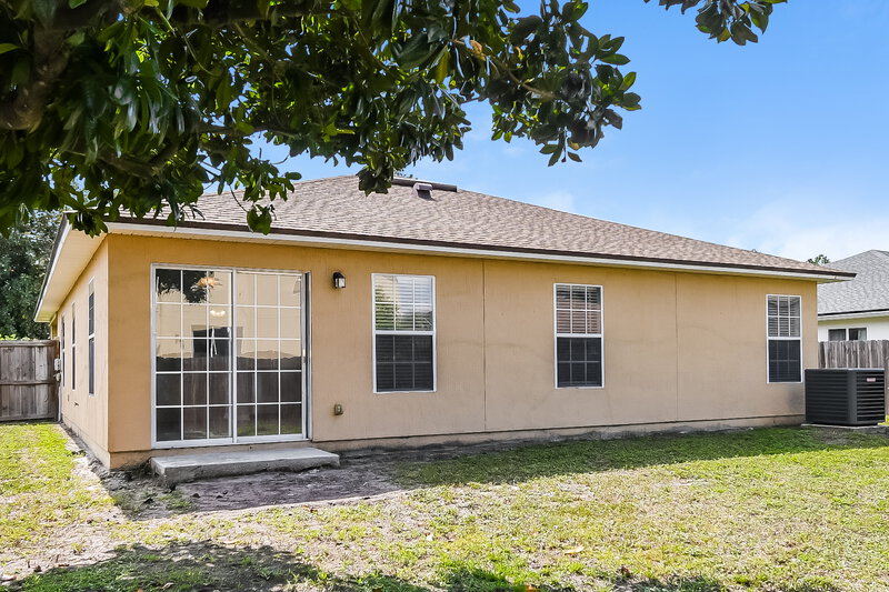 1,900/Mo, 2261 Brian Lakes Dr E Jacksonville, FL 32221 Rear View 2