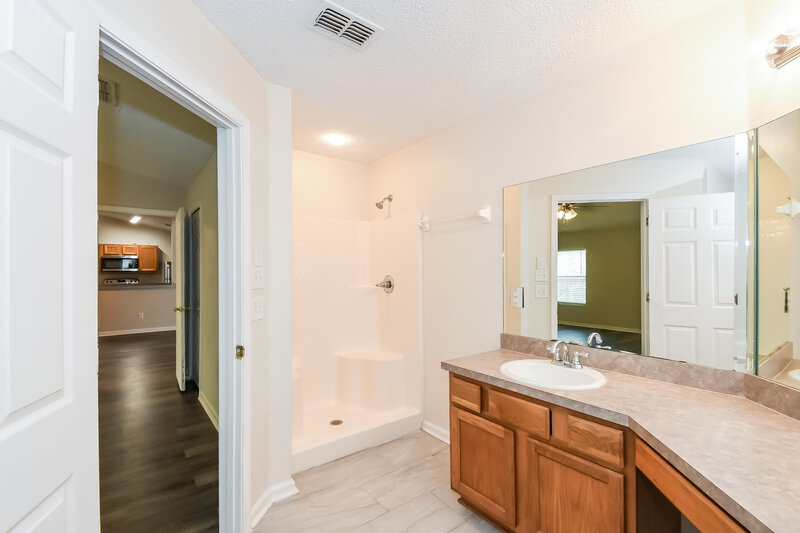1,770/Mo, 3687 Star Leaf Rd W Jacksonville, FL 32210 Main Bathroom View