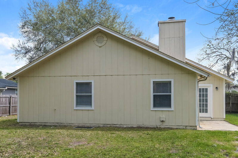 2,390/Mo, 8010 Swamp Flower Dr Jacksonville, FL 32244 Rear View
